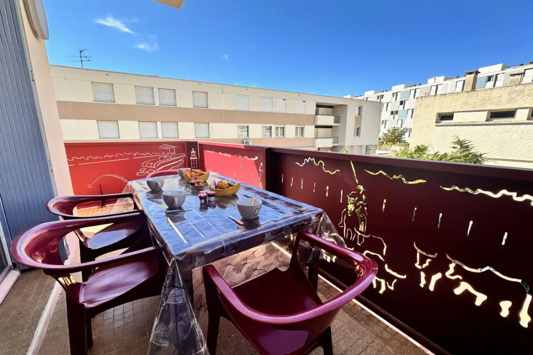 Résidence Coeur De Camargue : Terrasse Et Plage à Pied Au Centre