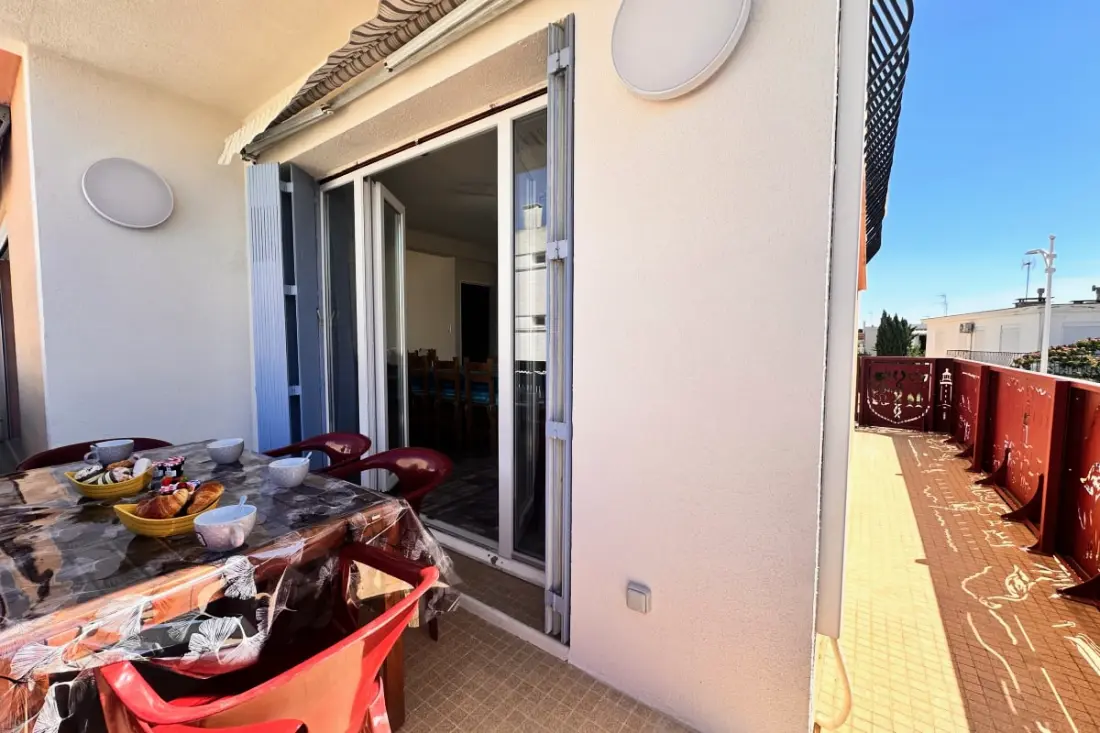 Résidence Coeur De Camargue : Terrasse Et Plage à Pied Au Centre