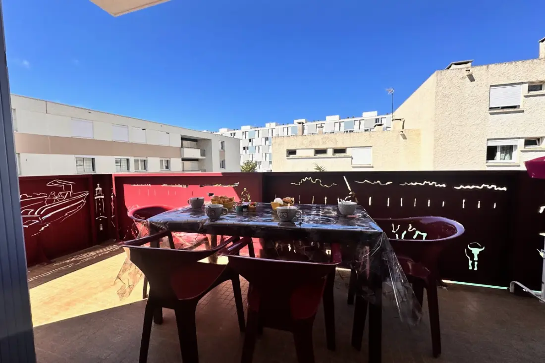 Résidence Coeur De Camargue : Terrasse Et Plage à Pied Au Centre
