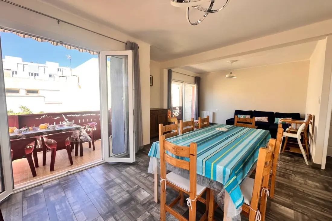 Résidence Coeur De Camargue : Terrasse Et Plage à Pied Au Centre