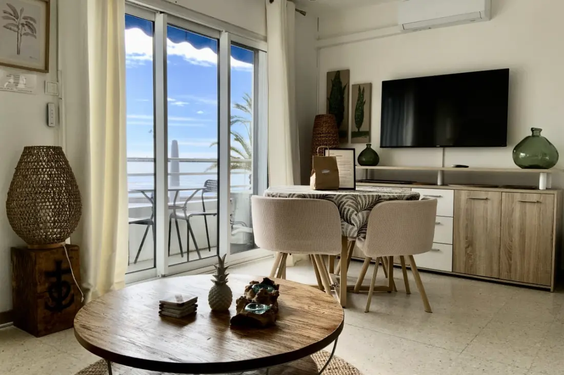 Résidence Impérial 1 – Appartement Vue Mer Face à La Plage Rive Gauche Du Grau-du-roi