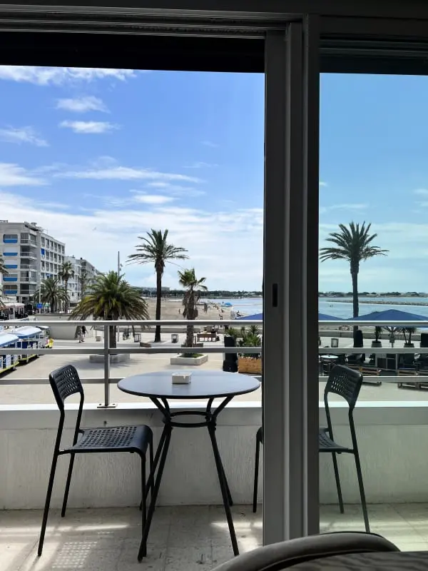 Résidence Impérial 1 – Appartement Vue Mer Face à La Plage Rive Gauche Du Grau-du-roi