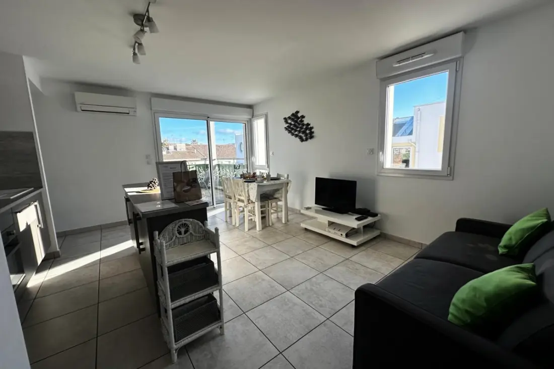 Résidence La Roselière  T3 Avec Terrasse Et Garage à 400 M De La Plage Au Grau-du-roi