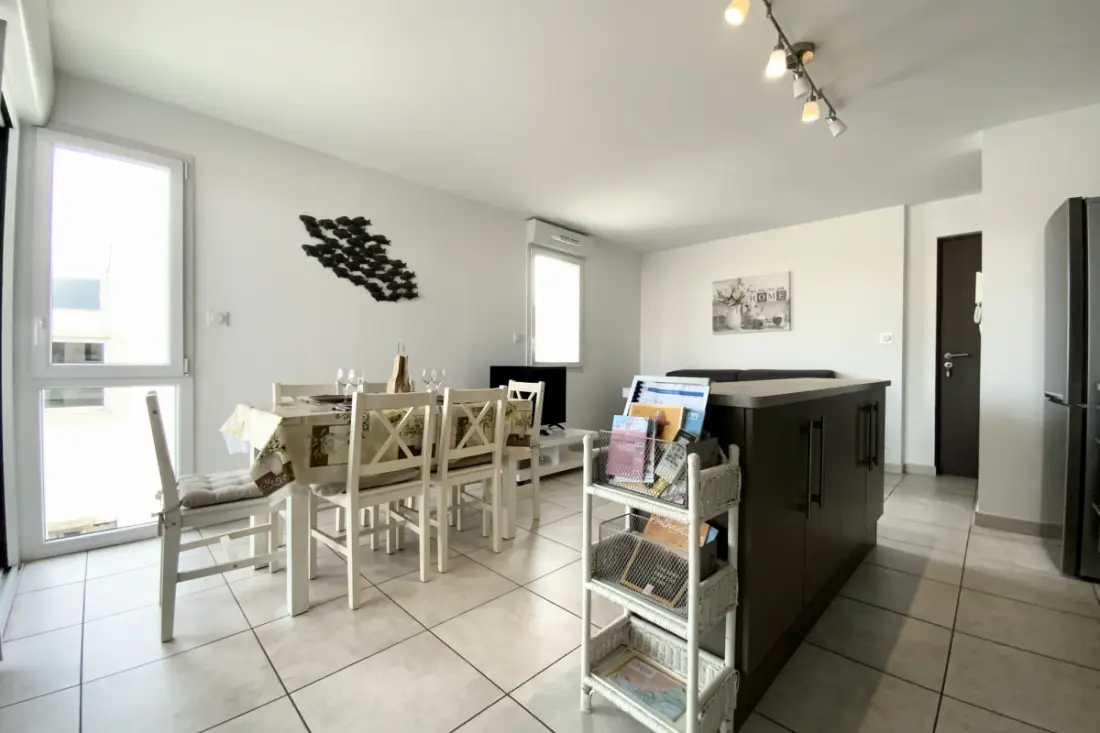 Résidence La Roselière  T3 Avec Terrasse Et Garage à 400 M De La Plage Au Grau-du-roi