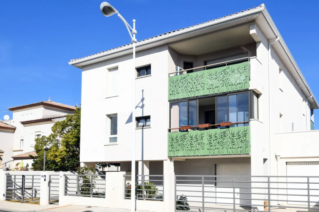Résidence La Roselière  T3 Avec Terrasse Et Garage à 400 M De La Plage Au Grau-du-roi