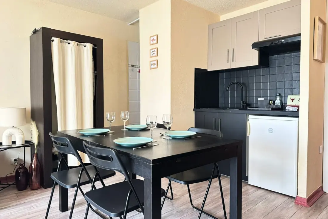 Résidence Le Petit Marius – Duplex Climatisé Avec Parking Au Grau-du-roi