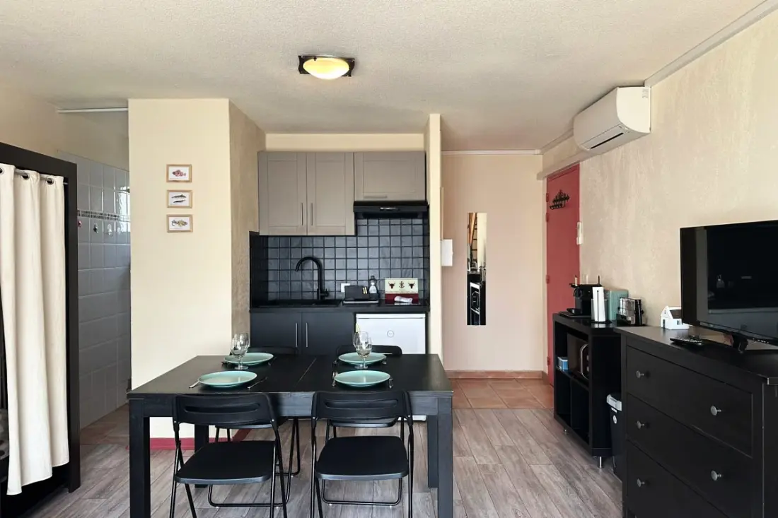 Résidence Le Petit Marius – Duplex Climatisé Avec Parking Au Grau-du-roi