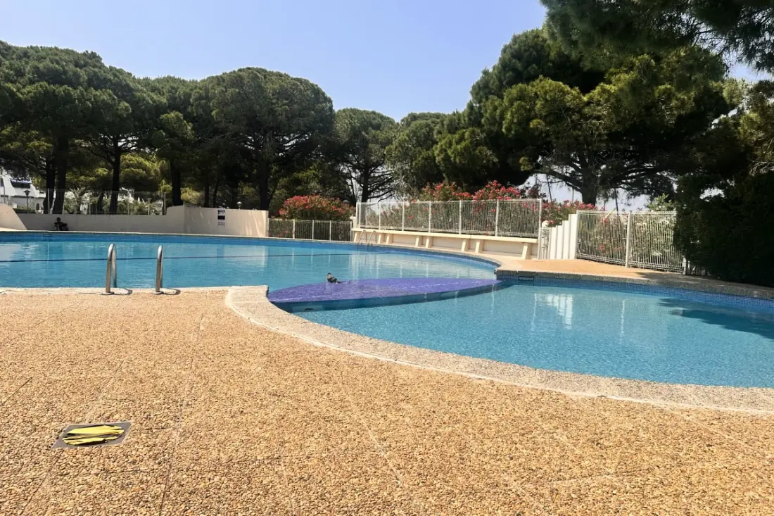 Résidence Le Quai Aux Fleurs : Séjour Mer Avec Piscine