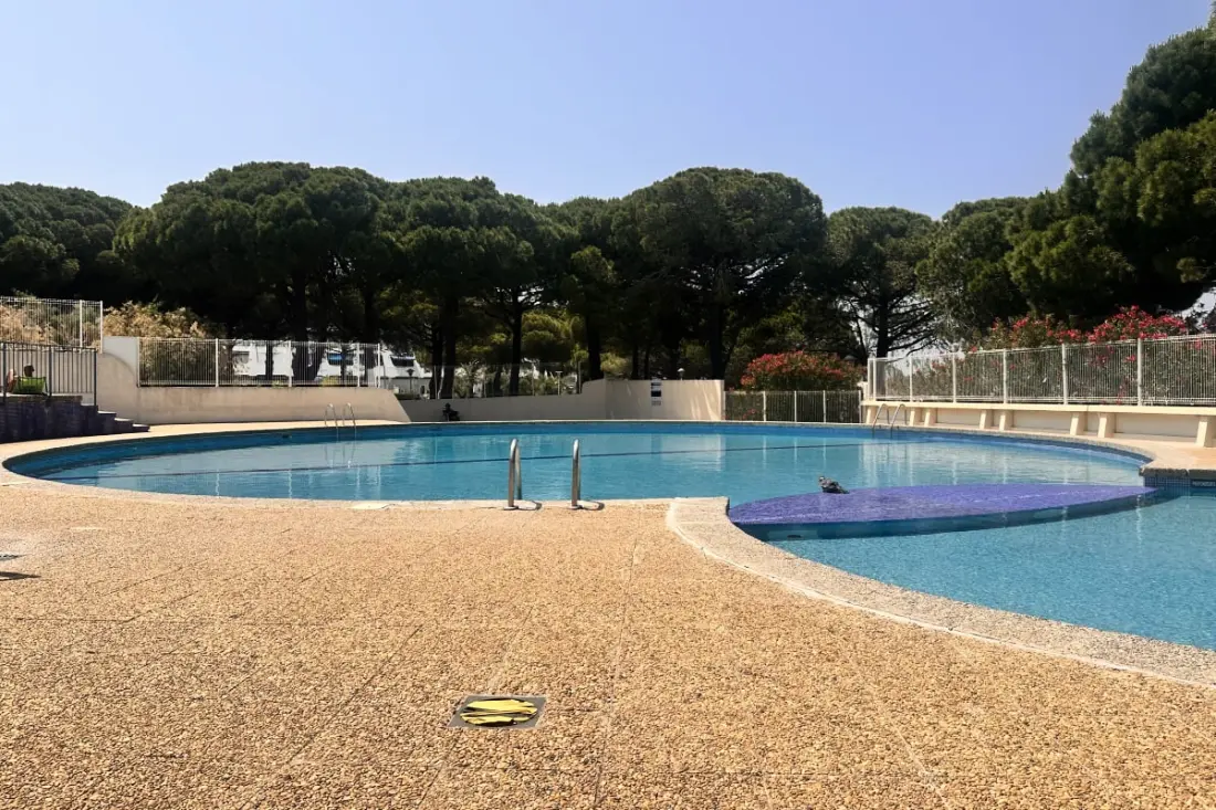 Résidence Le Quai Aux Fleurs : Séjour Mer Avec Piscine