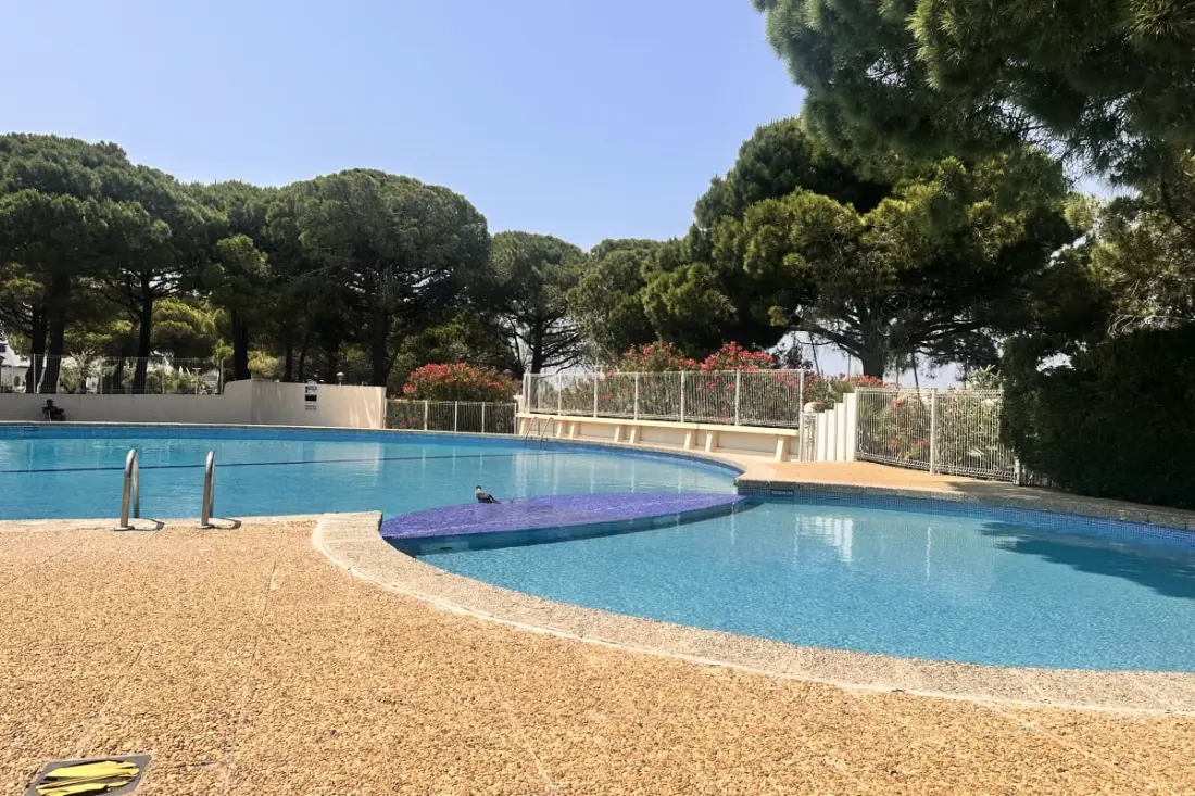 Résidence Le Quai Aux Fleurs : Séjour Mer Avec Piscine