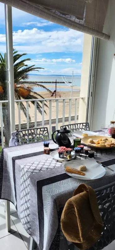 Résidence Le Royal : 🌊vue à 180 Degrés Sur La Mer !