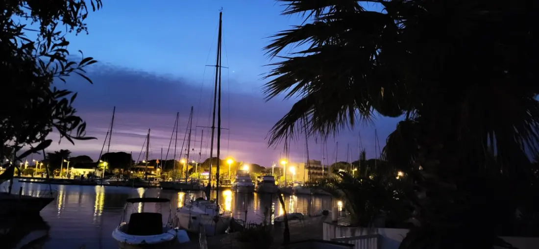 Résidence Marina Lairan 🌊vue Sur L'eau Et Les Bateaux ⛵de Port Camargue 2 étoiles F