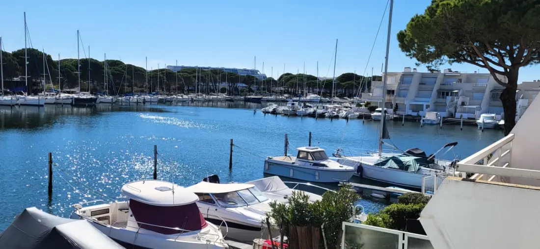 Résidence Marina Lairan 🌊vue Sur L'eau Et Les Bateaux ⛵de Port Camargue 2 étoiles F