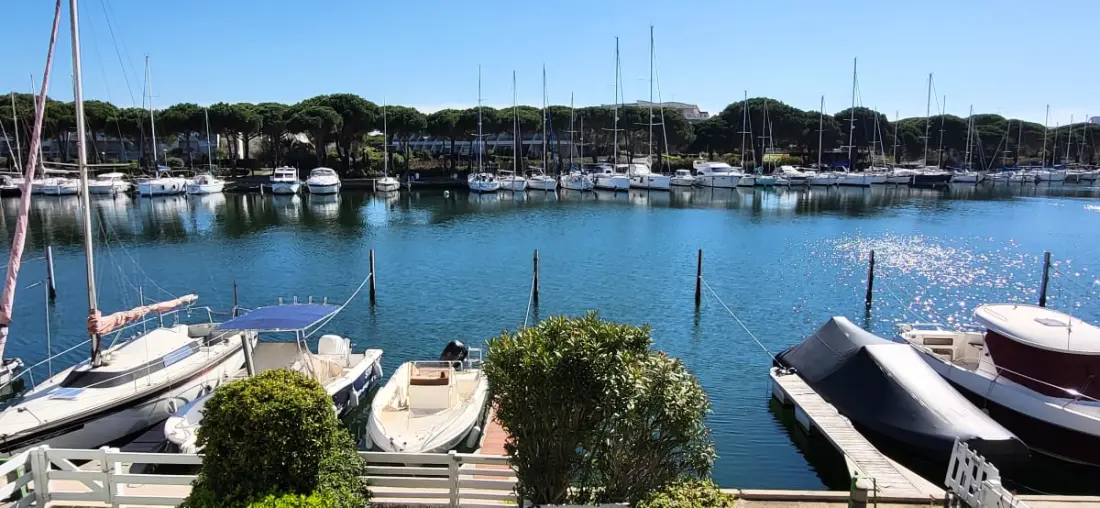 Résidence Marina Lairan 🌊vue Sur L'eau Et Les Bateaux ⛵de Port Camargue 2 étoiles F