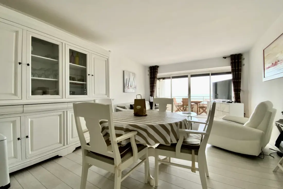 Résidence Superbe T3 Traversant Avec Terrasse Face Au Chenal Vue Mer – Impérial 4