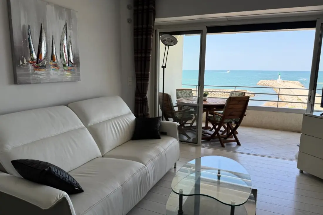 Résidence Superbe T3 Traversant Avec Terrasse Face Au Chenal Vue Mer – Impérial 4