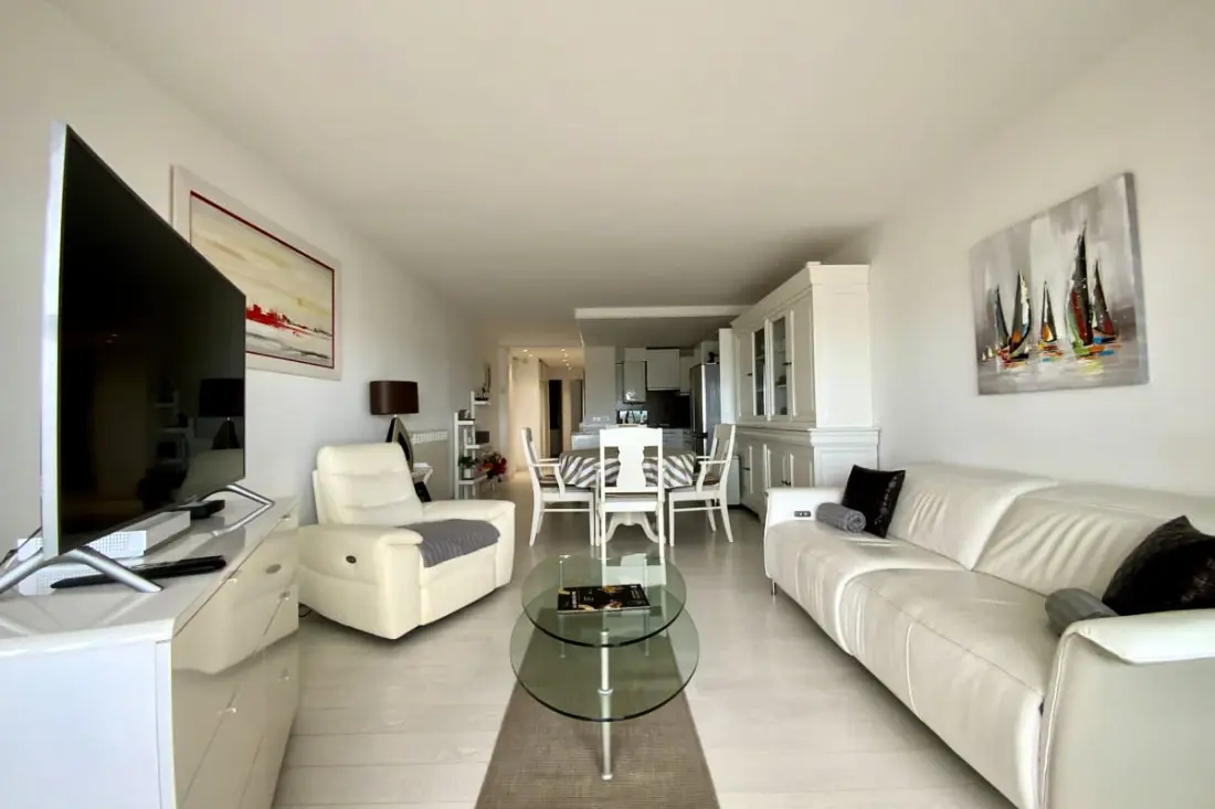 Résidence Superbe T3 Traversant Avec Terrasse Face Au Chenal Vue Mer – Impérial 4