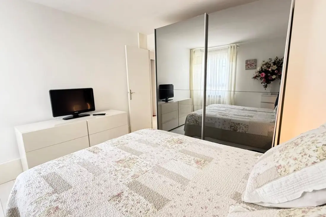 Résidence Superbe T3 Traversant Avec Terrasse Face Au Chenal Vue Mer – Impérial 4