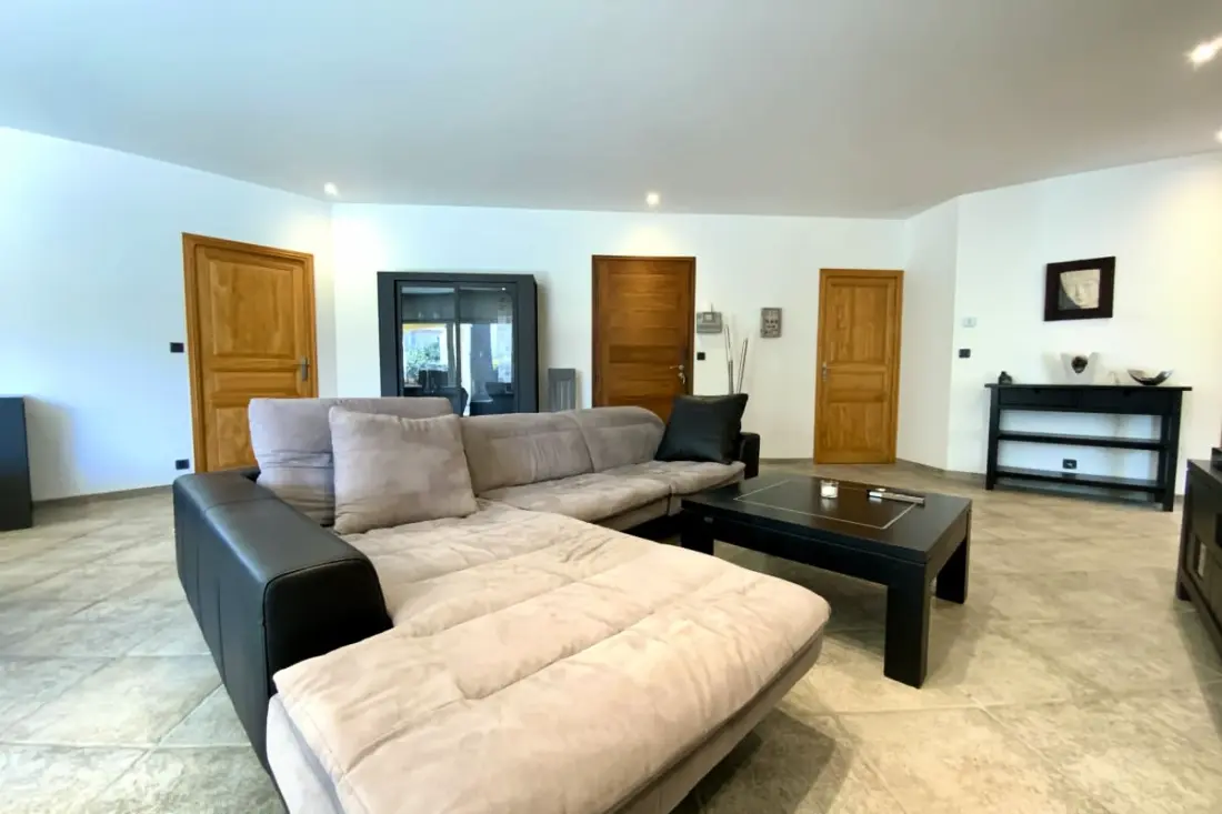 Résidence Villa Yoléa Avec Piscine Privée Au Grau Du Roi – Vacances De Rêve