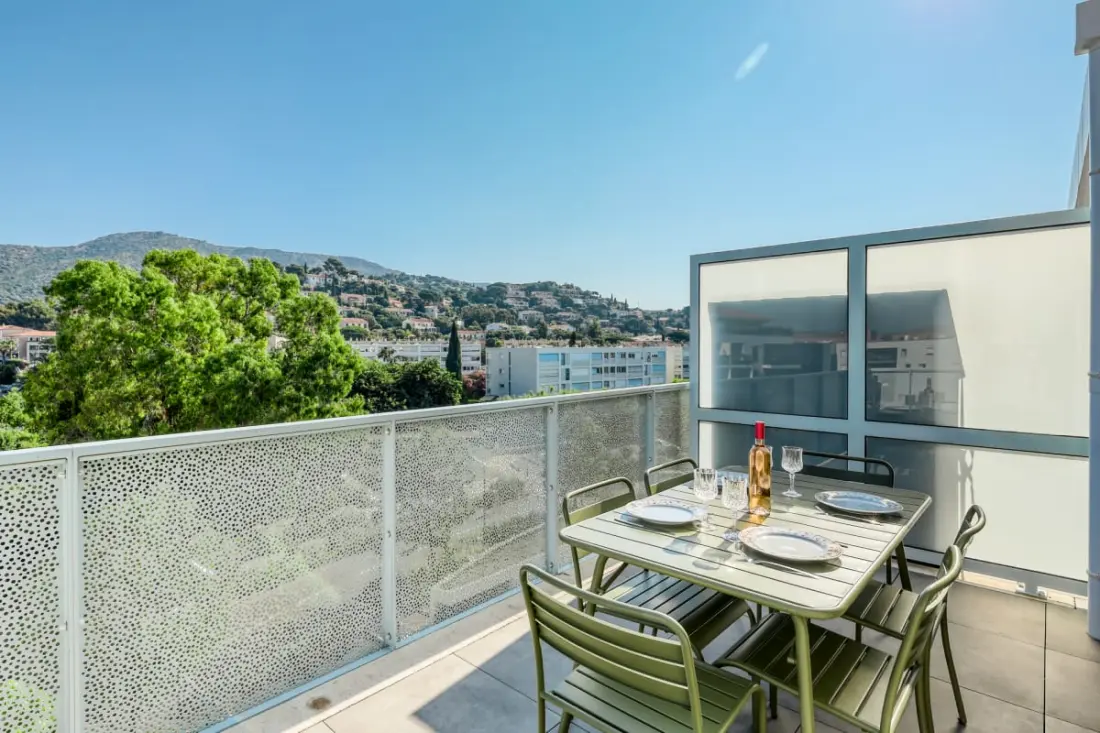 Résidence 🏡 Appartement 2 Chambres Avec Piscine, Parking &amp; Balcon