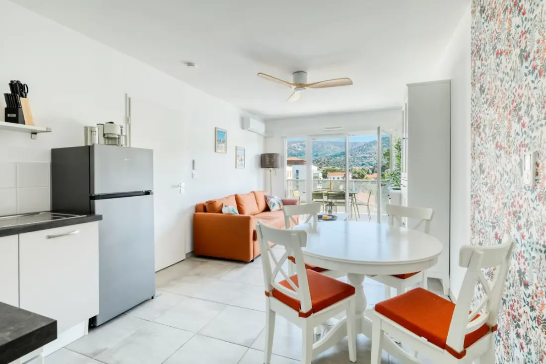 Résidence 🏡 Appartement 2 Chambres Avec Piscine, Parking &amp; Balcon
