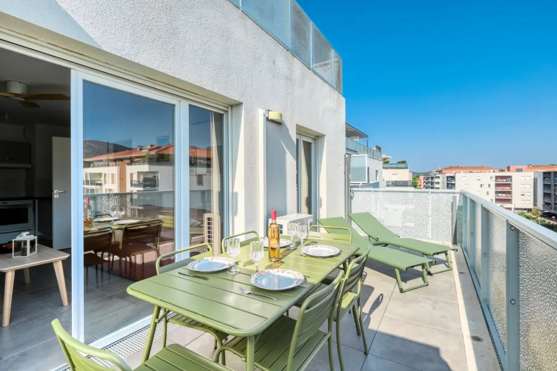 Résidence 🏡 Appartement 2 Chambres Avec Piscine, Parking &amp; Balcon