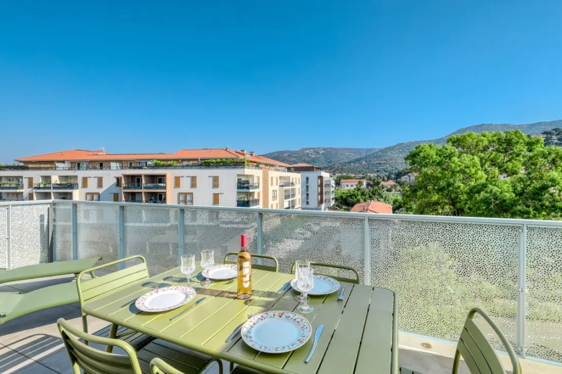 Résidence 🏡 Appartement 2 Chambres Avec Piscine, Parking &amp; Balcon