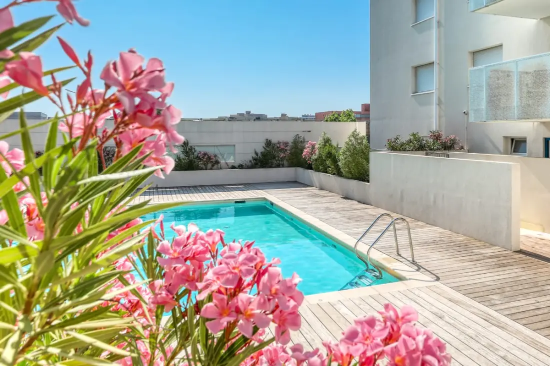 Résidence 🏡 Appartement 2 Chambres Avec Piscine, Parking &amp; Balcon