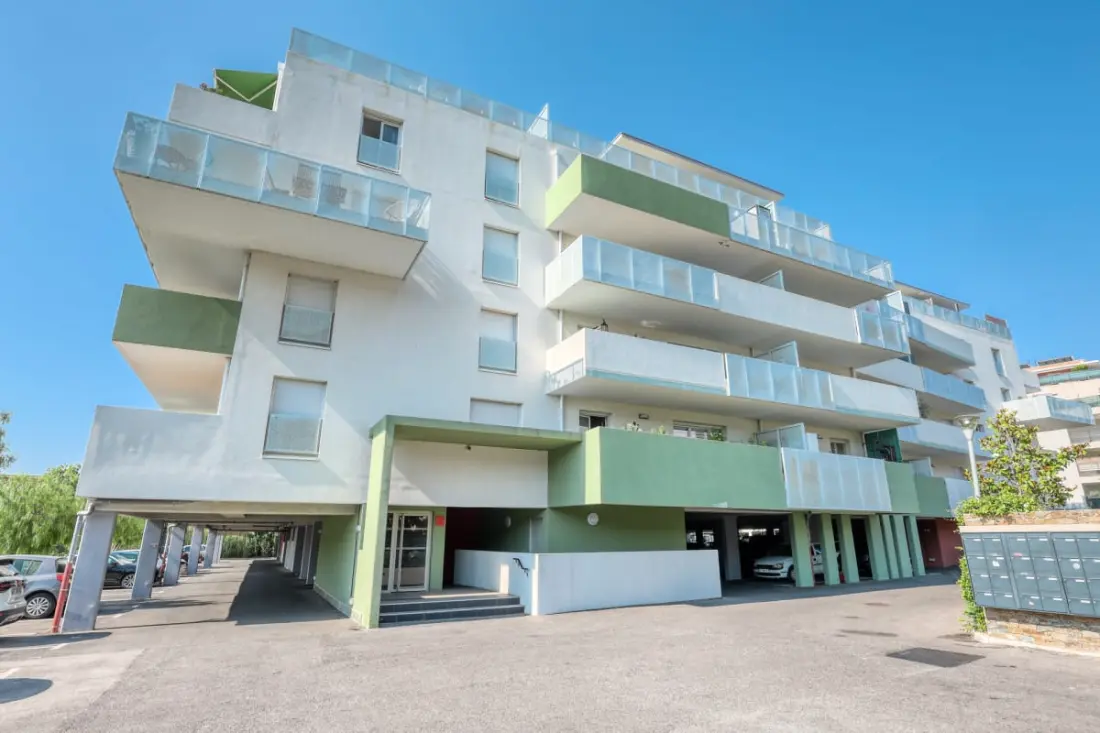 Résidence 🏡 Appartement 2 Chambres Avec Piscine, Parking &amp; Balcon