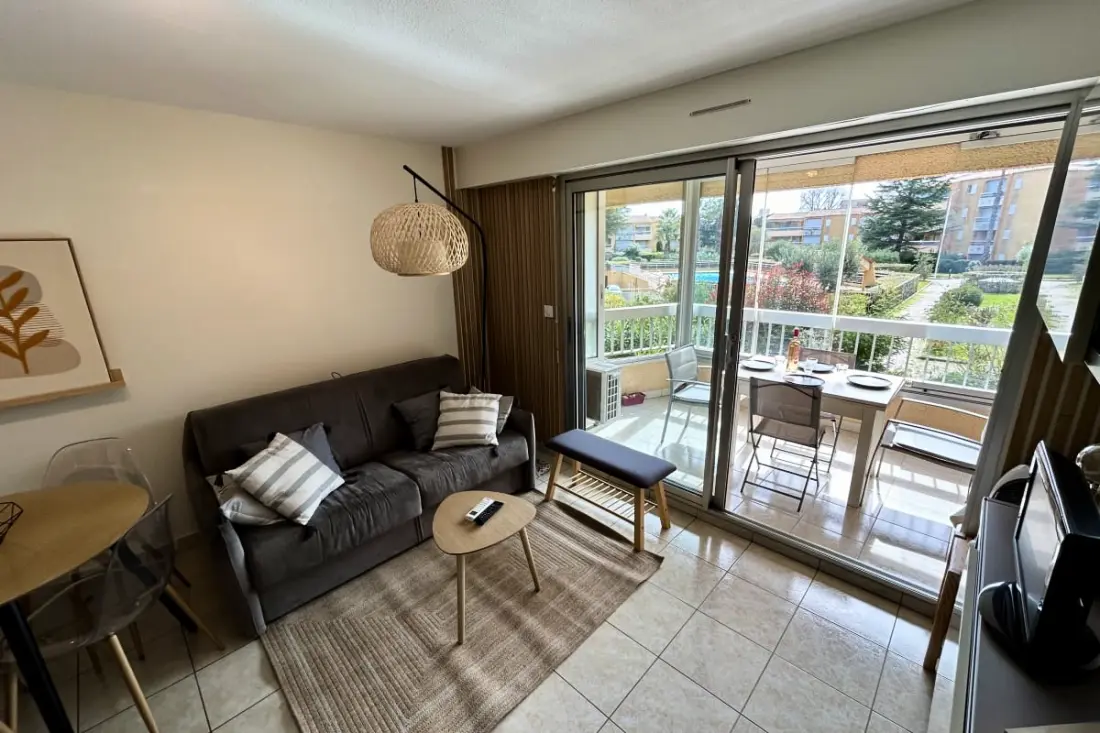 Résidence Appartement T2 Au Lavandou – Piscine, Parking &amp; Proche Plage