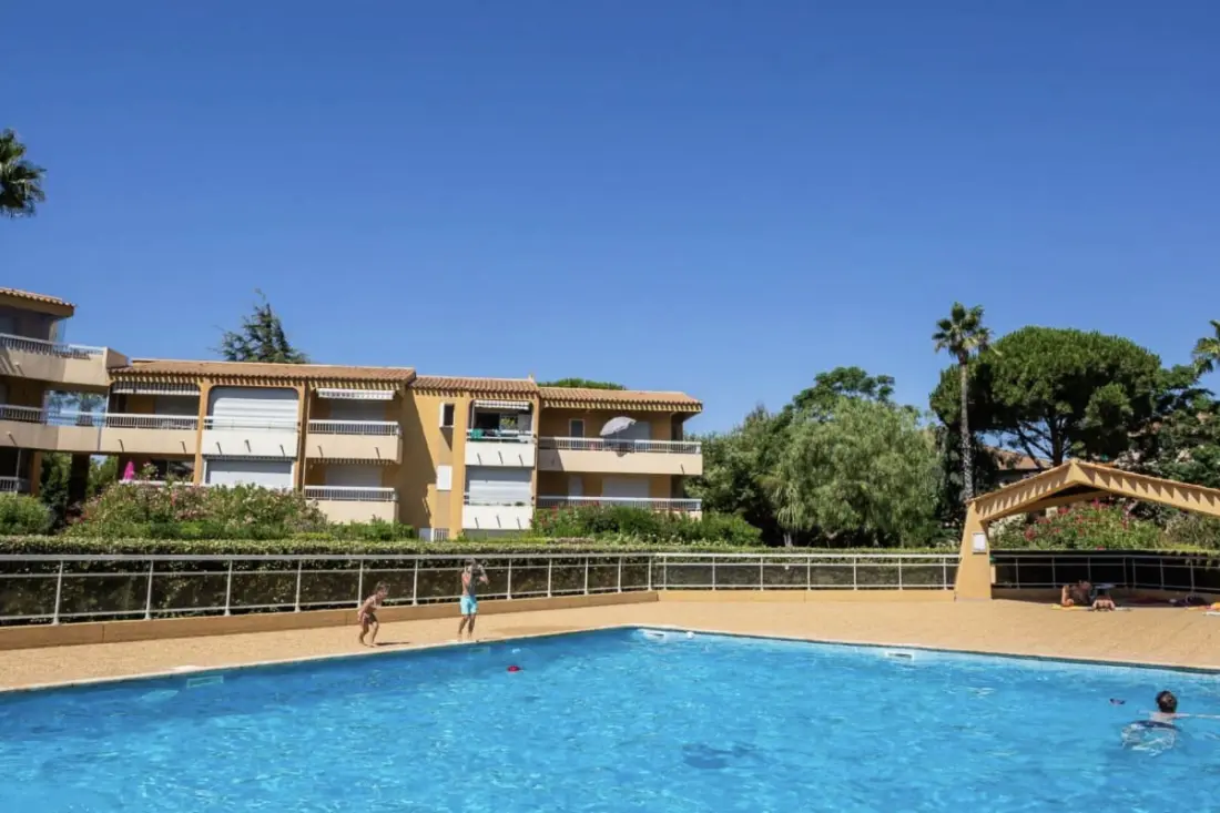 Résidence Appartement T2 Au Lavandou – Piscine, Parking &amp; Proche Plage