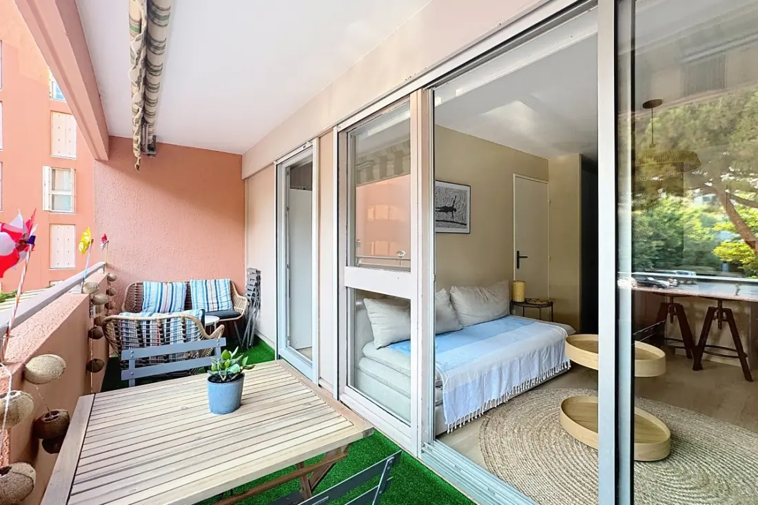 Résidence Charmant T2 Climatisé Avec Terrasse &amp; Parking à 600 M De La Plage