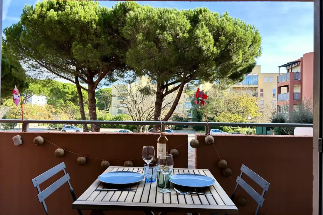 Résidence Charmant T2 Climatisé Avec Terrasse &amp; Parking à 600 M De La Plage