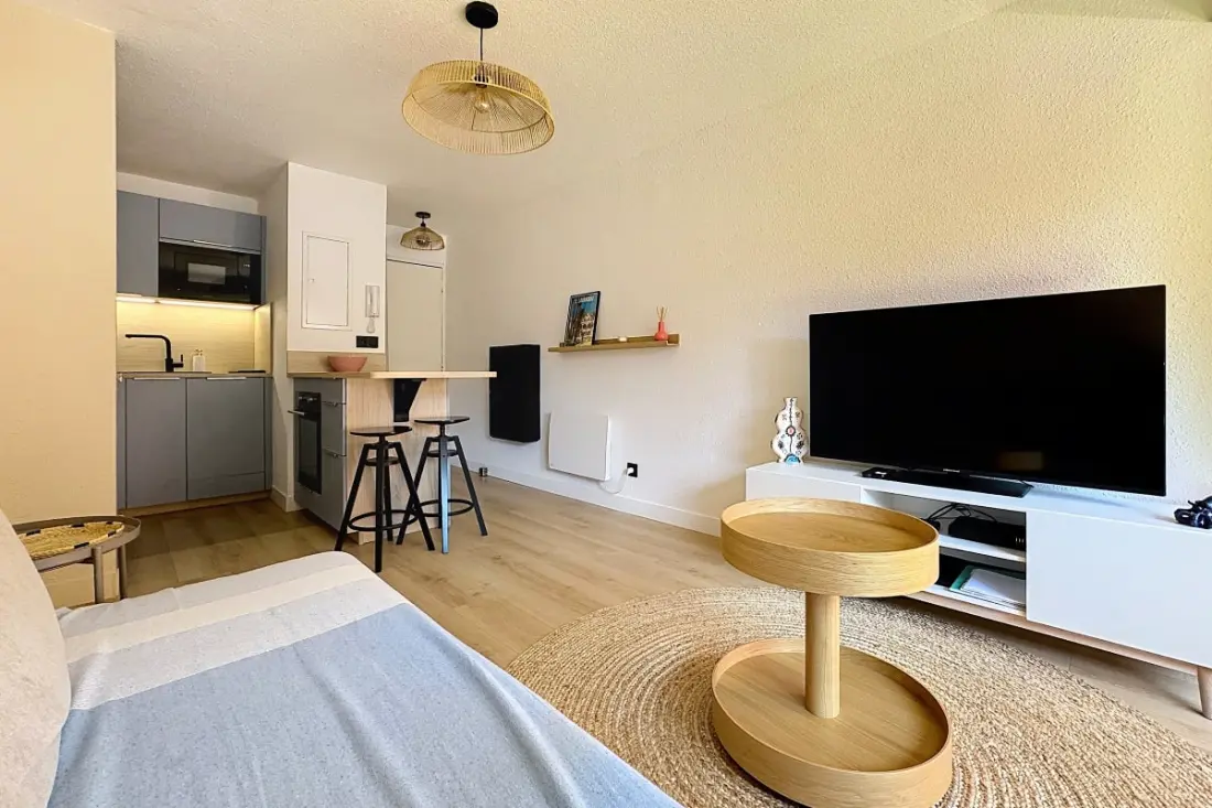 Résidence Charmant T2 Climatisé Avec Terrasse &amp; Parking à 600 M De La Plage
