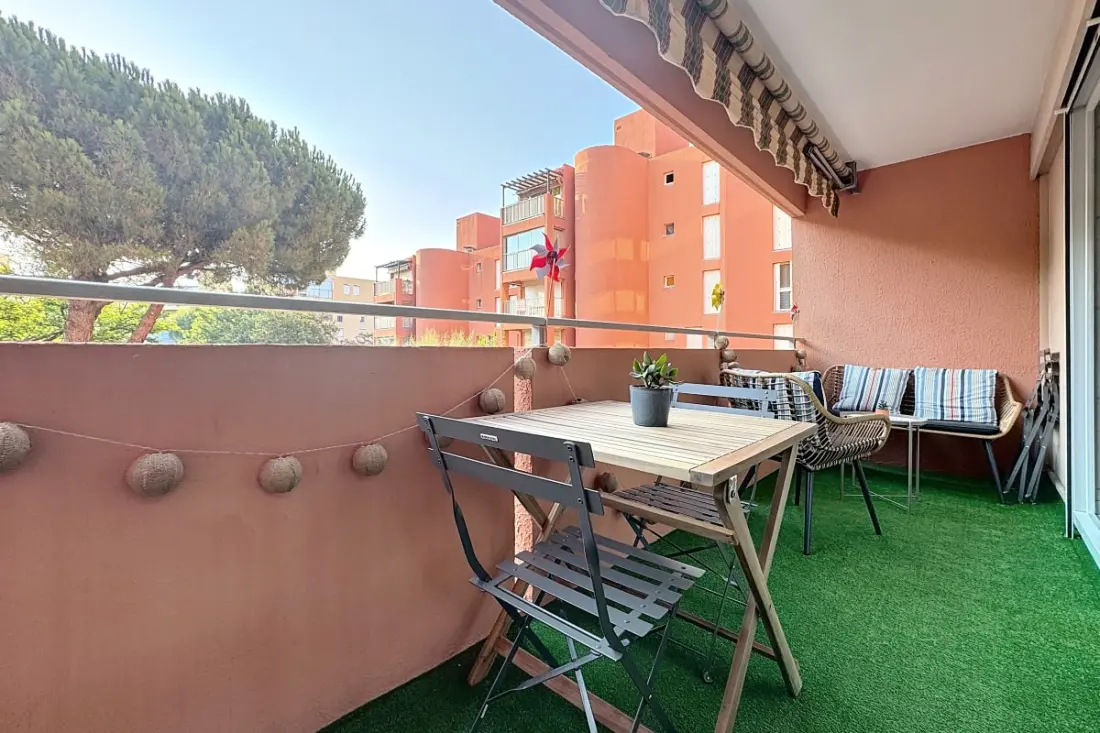Résidence Charmant T2 Climatisé Avec Terrasse &amp; Parking à 600 M De La Plage