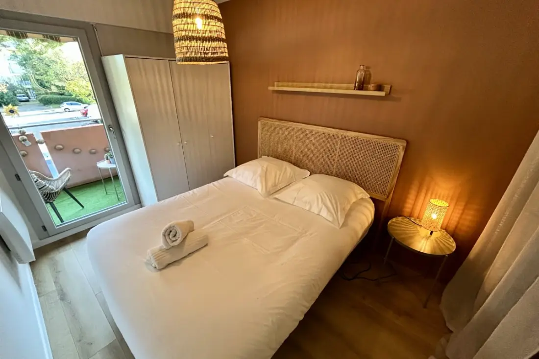 Résidence Charmant T2 Climatisé Avec Terrasse &amp; Parking à 600 M De La Plage