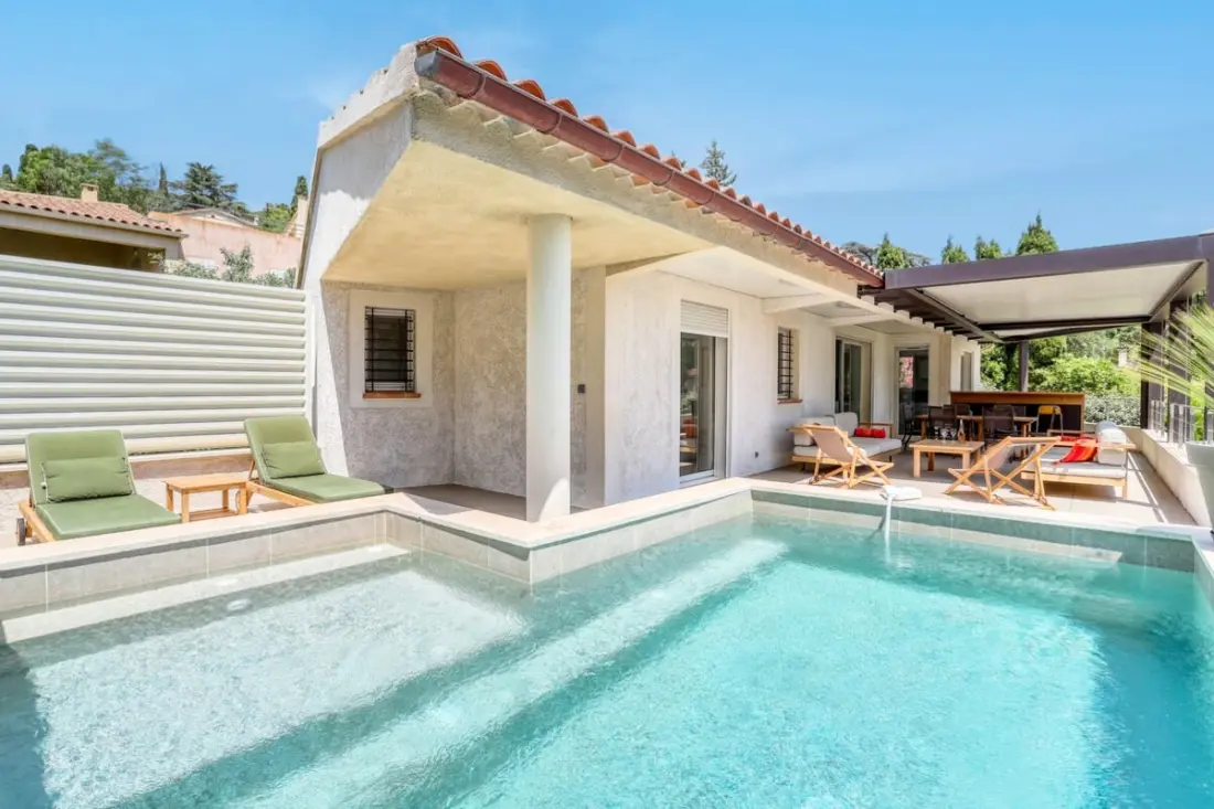 Résidence Maison Design Piscine, 6 Personnes 300 M Du Centre