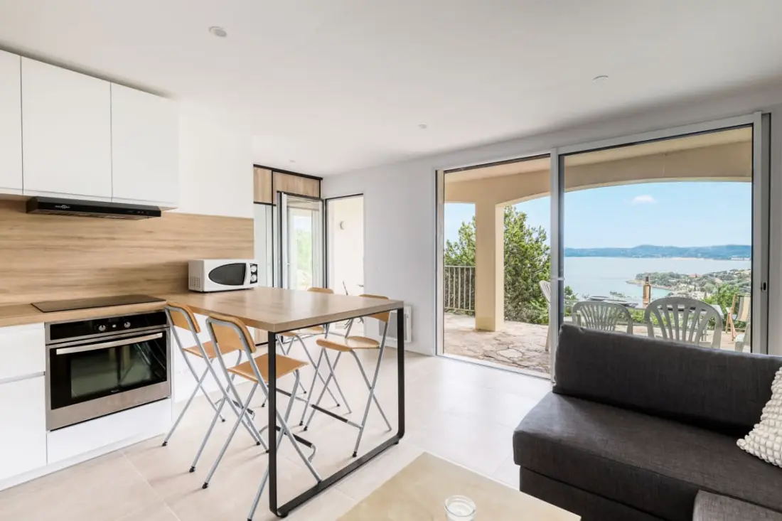 Résidence T2 Lumineux Avec Terrasse Et Vue Mer – Le Lavandou, Aiguebelle