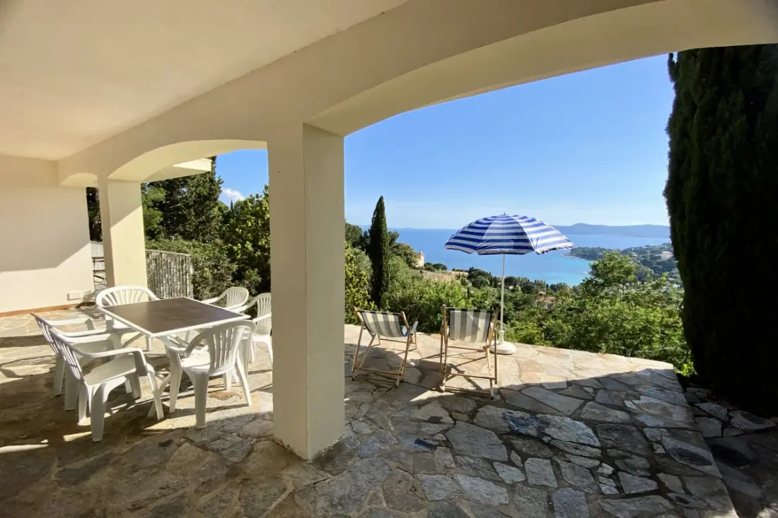 Résidence T2 Lumineux Avec Terrasse Et Vue Mer – Le Lavandou, Aiguebelle