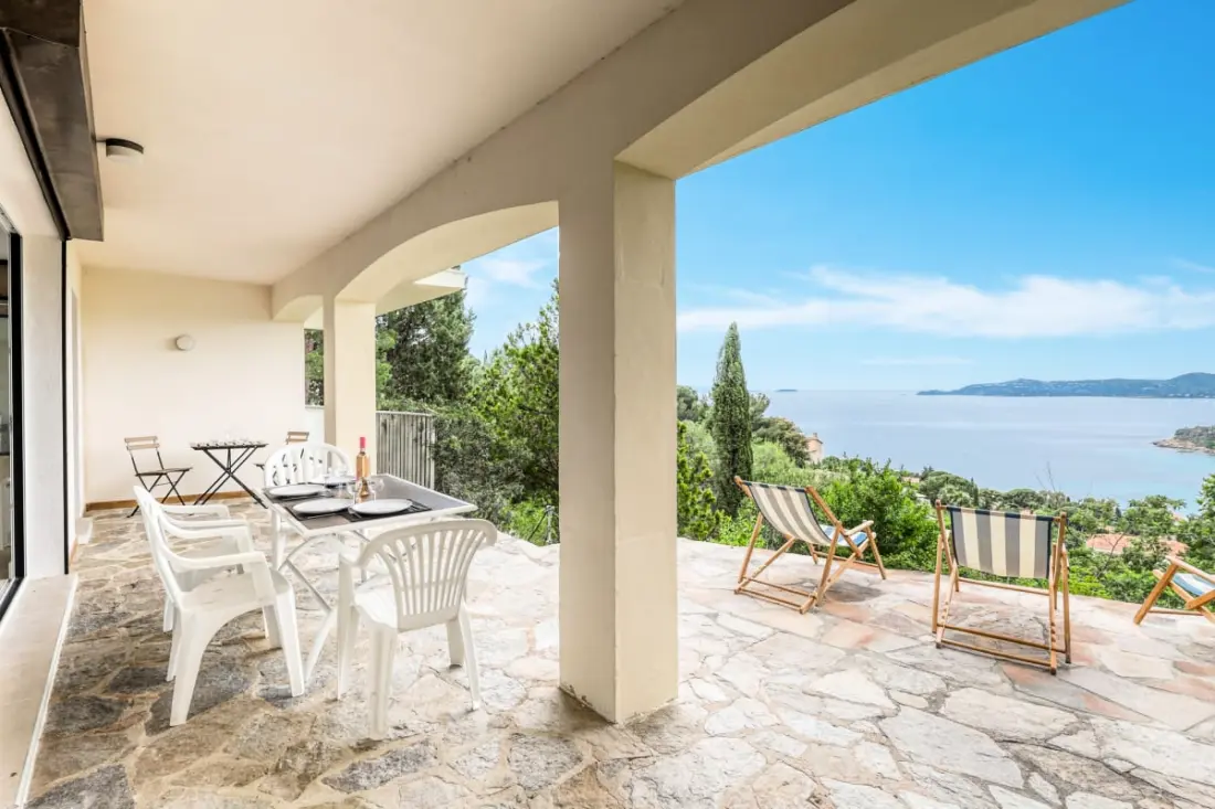 Résidence T2 Lumineux Avec Terrasse Et Vue Mer – Le Lavandou, Aiguebelle