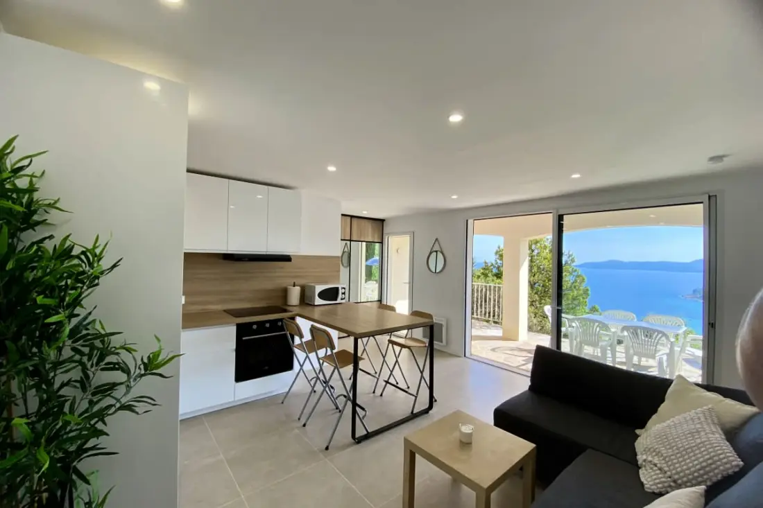 Résidence T2 Lumineux Avec Terrasse Et Vue Mer – Le Lavandou, Aiguebelle