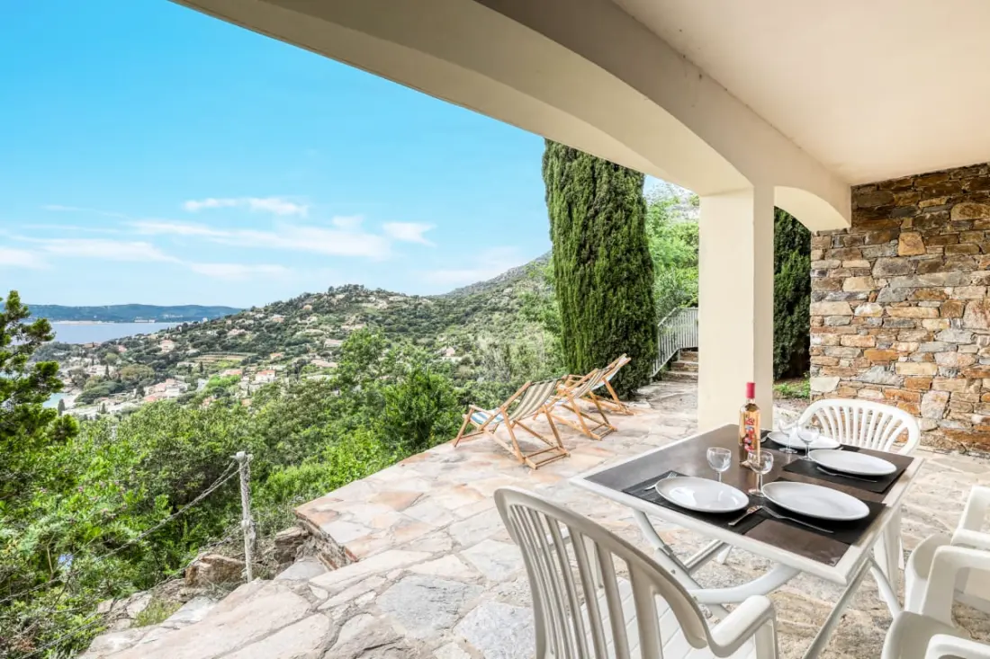 Résidence T2 Lumineux Avec Terrasse Et Vue Mer – Le Lavandou, Aiguebelle
