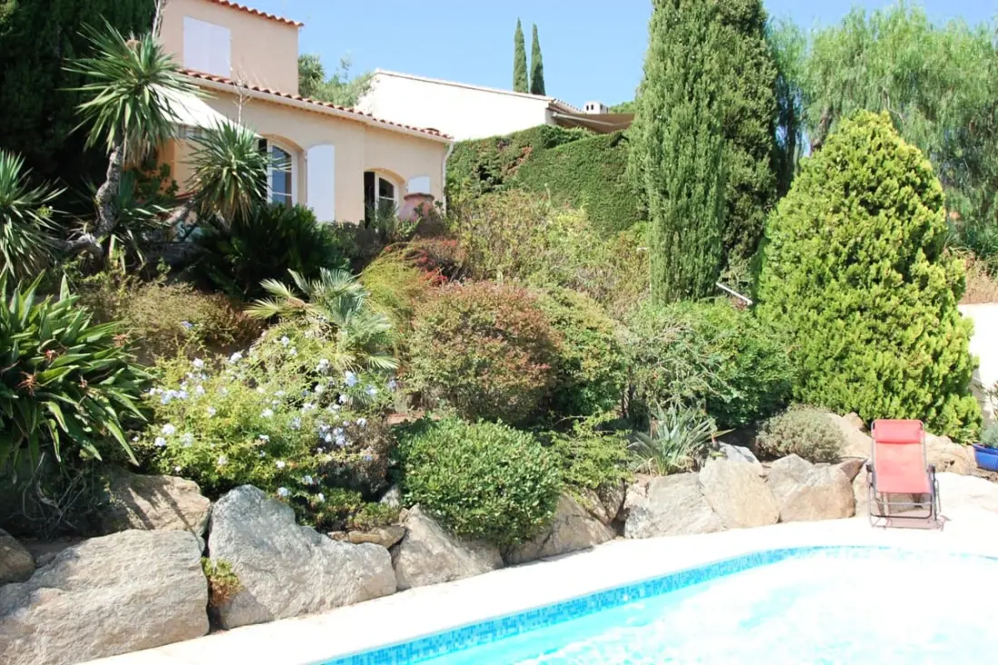 Résidence Villa Vue Mer Et Piscine à Cavalière - 1 Km Plage