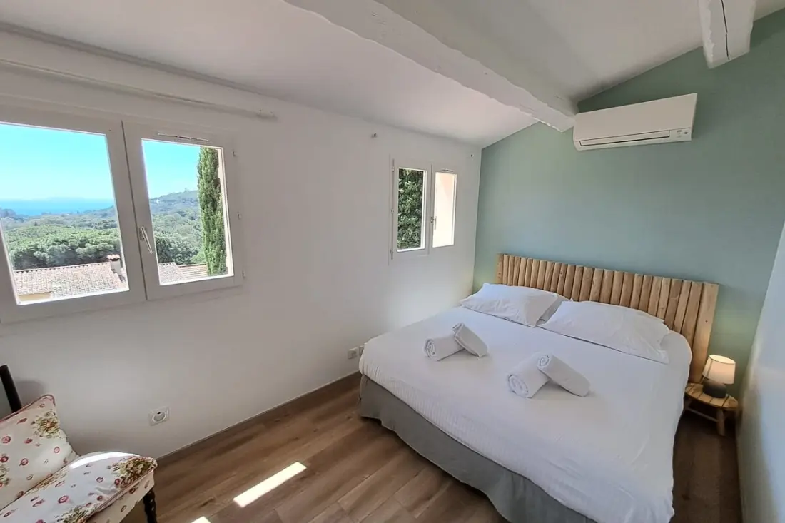 Résidence Villa Vue Mer Et Piscine à Cavalière - 1 Km Plage