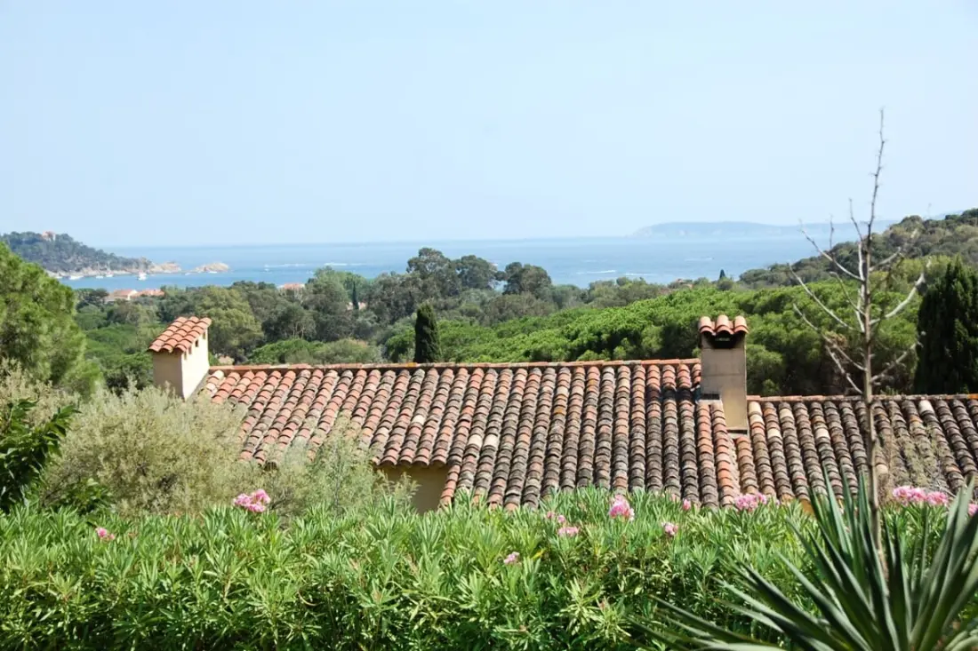 Résidence Villa Vue Mer Et Piscine à Cavalière - 1 Km Plage