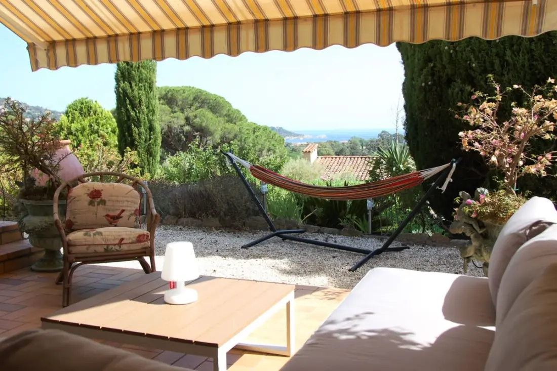 Résidence Villa Vue Mer Et Piscine à Cavalière - 1 Km Plage