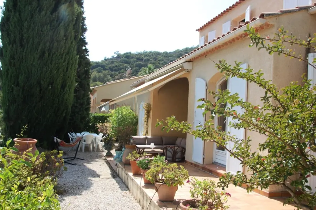 Résidence Villa Vue Mer Et Piscine à Cavalière - 1 Km Plage