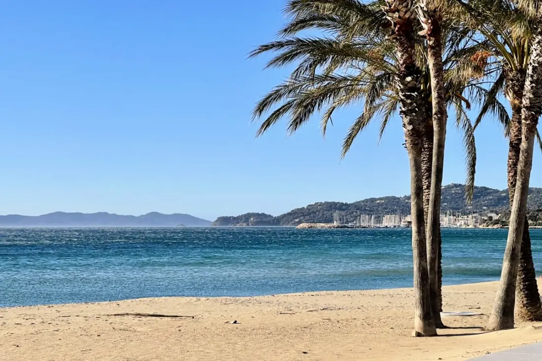 Résidence Vue Mer • Piscine • Clim • Rénové 2026 • Plage 300m • Classé 3 étoil