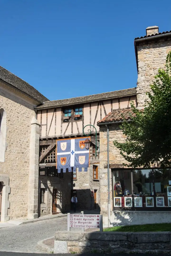 Gîte de France Maison pierre de mercoeur 3 épis