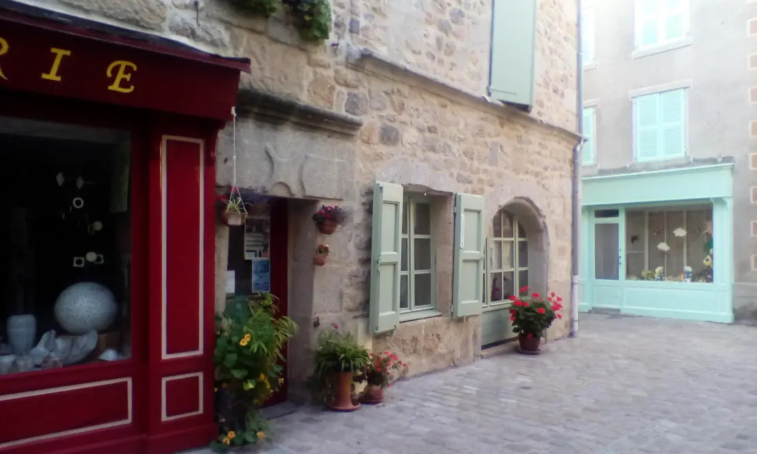 Gîte de France Maison pierre de mercoeur 3 épis